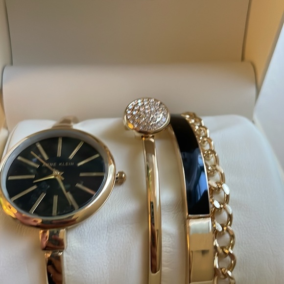 Anne Klein Classic watch set - Picture 2 of 3